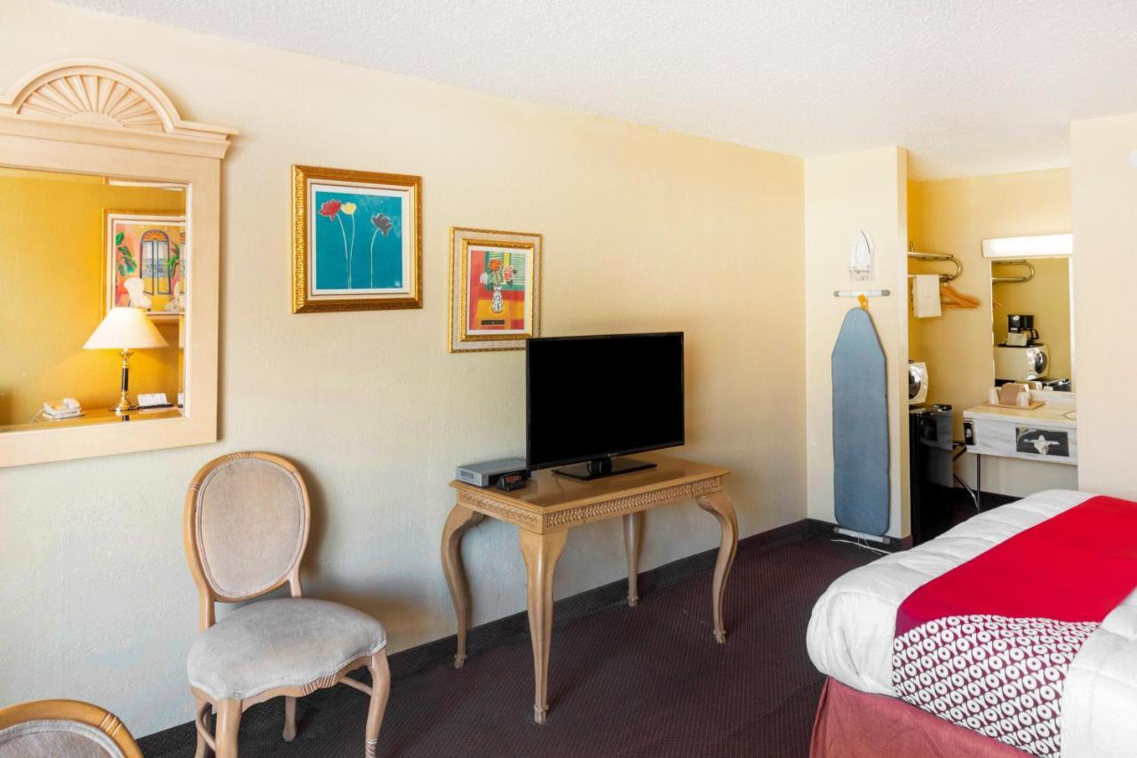 Oyo Hotel Guymon Ok Us-64 ภายนอก รูปภาพ