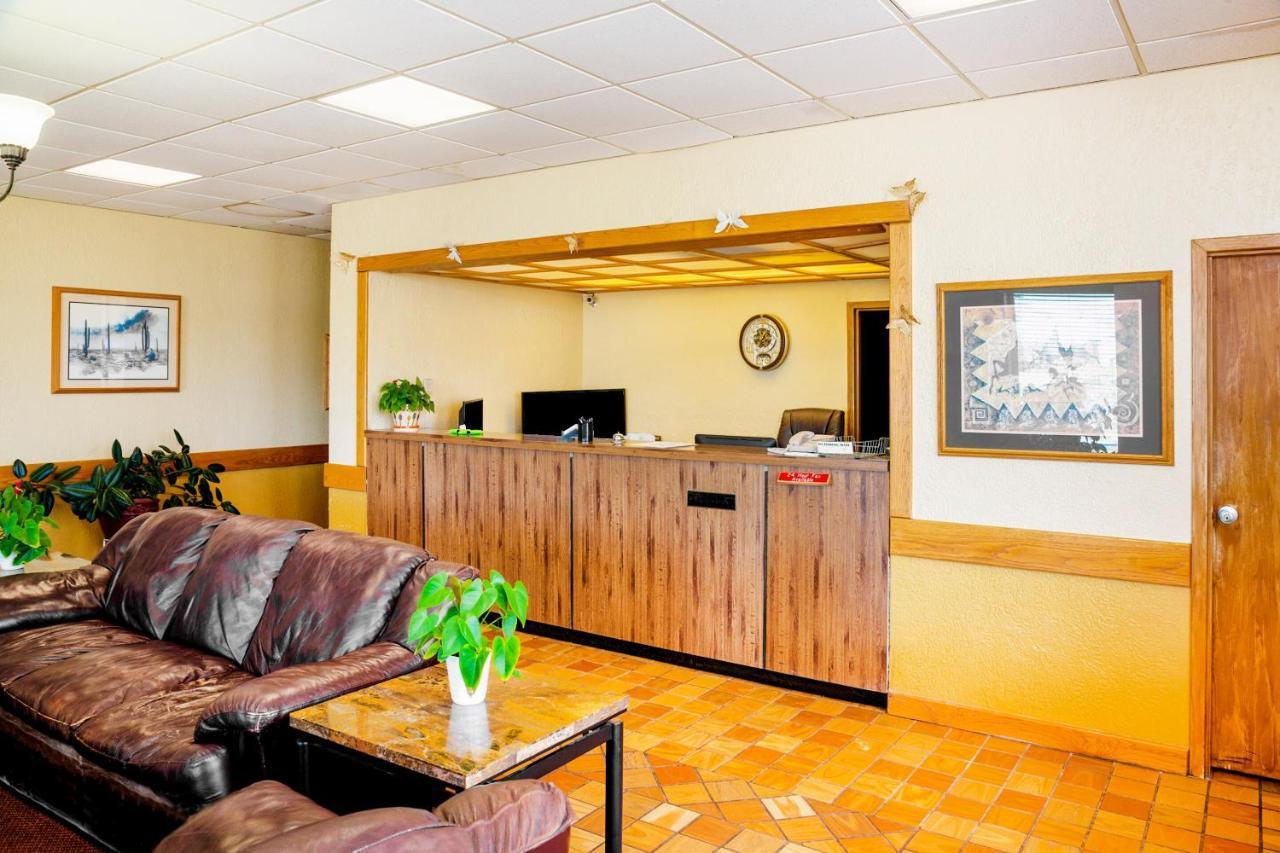 Oyo Hotel Guymon Ok Us-64 ภายนอก รูปภาพ